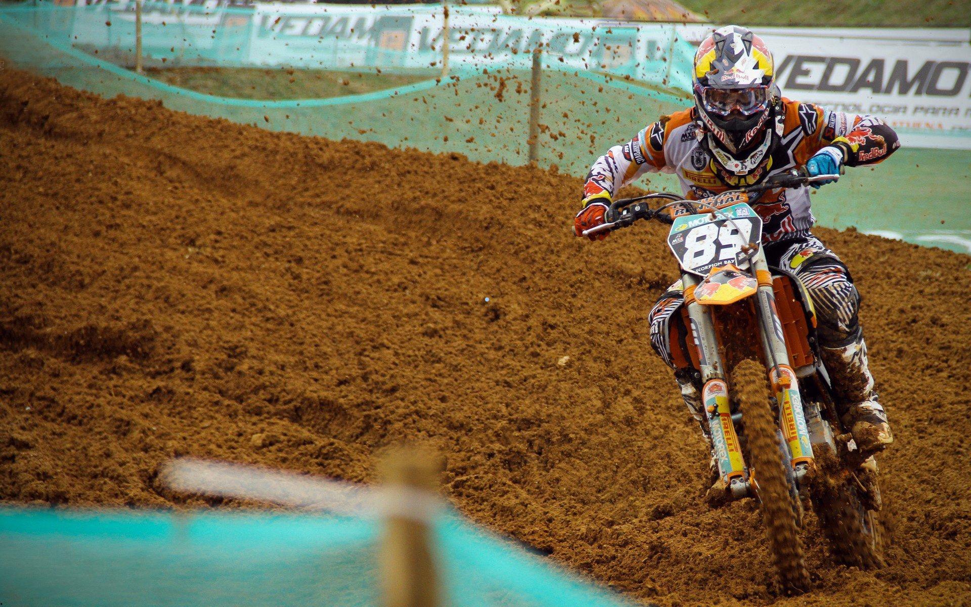 揭秘赛后冲突内幕！施罗德动手欲打东契奇 艾顿第一时间劝架安保介入